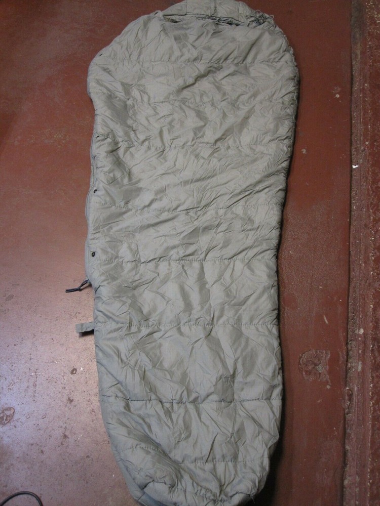 US ARMY ISSUE INTERMEDIATE SLEEPING BAG FOLIAGE GREEN MODULAR SLEEP SYSTEM UCP
