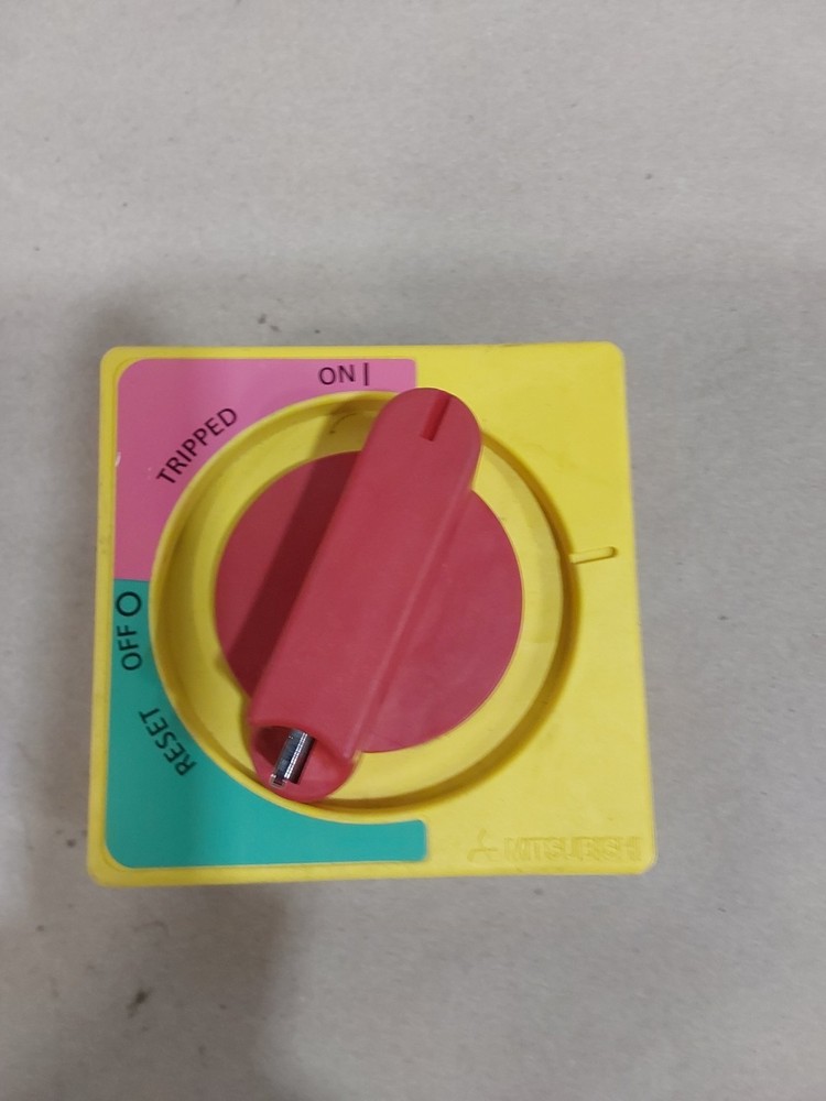 Mitsubishi 1015F External Handle Switch On/Off Reset/Tripped