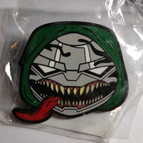 Funko Pop Pin Marvel Venomized Metallic Dr Doom  Chase Exclusive