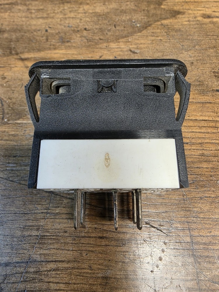 Used Freightliner Sleeper Panel Dome Light A06-30769-083