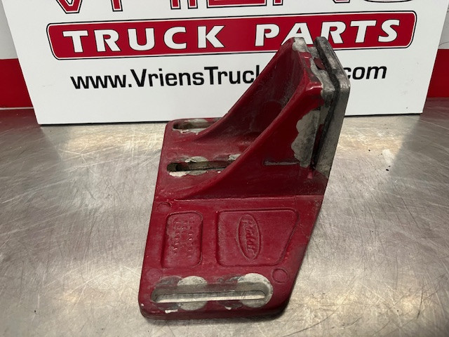 PETERBILT SUPPORT-UPPER HOOD 13-04709R