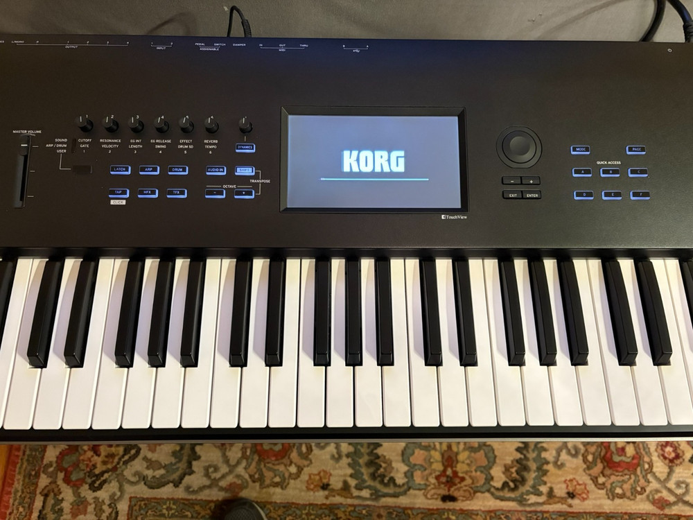 Korg NAUTILUS73 73-key Performance Synth/ Workstation Mint Condition