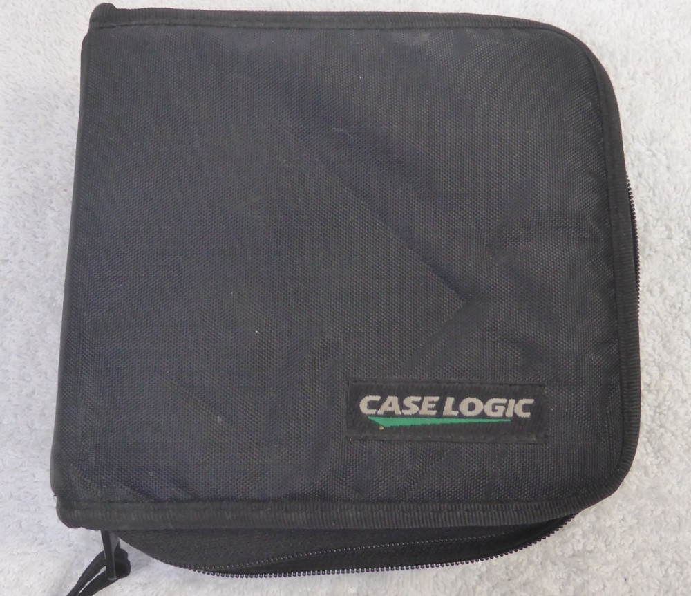 Case Logic 32 Capacity Classic CD Wallet Soft Black Used