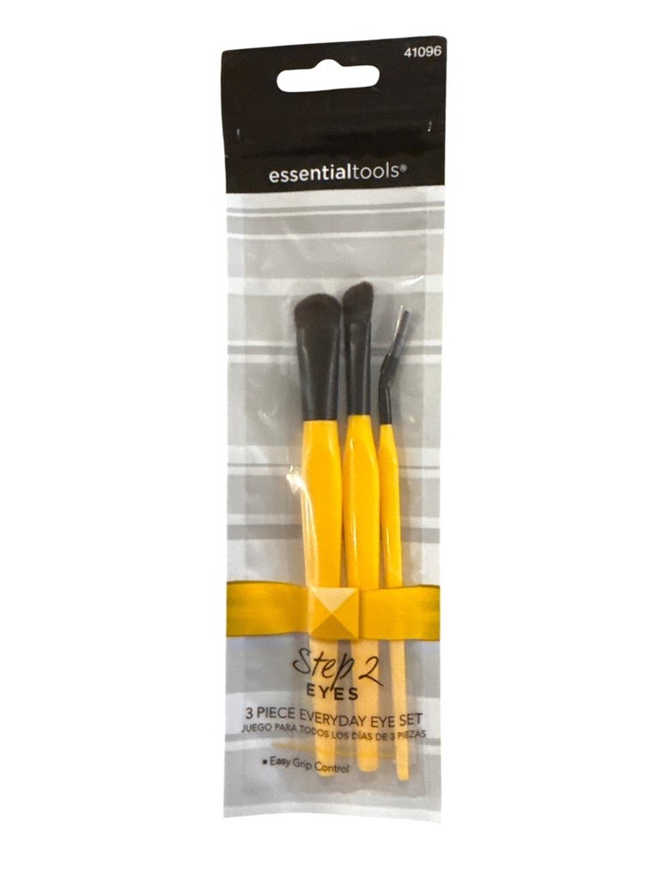 3pc Set ESSENTIAL TOOLS Everyday Eye Makeup Brushes Eyeshadow + Angled Eyeliner