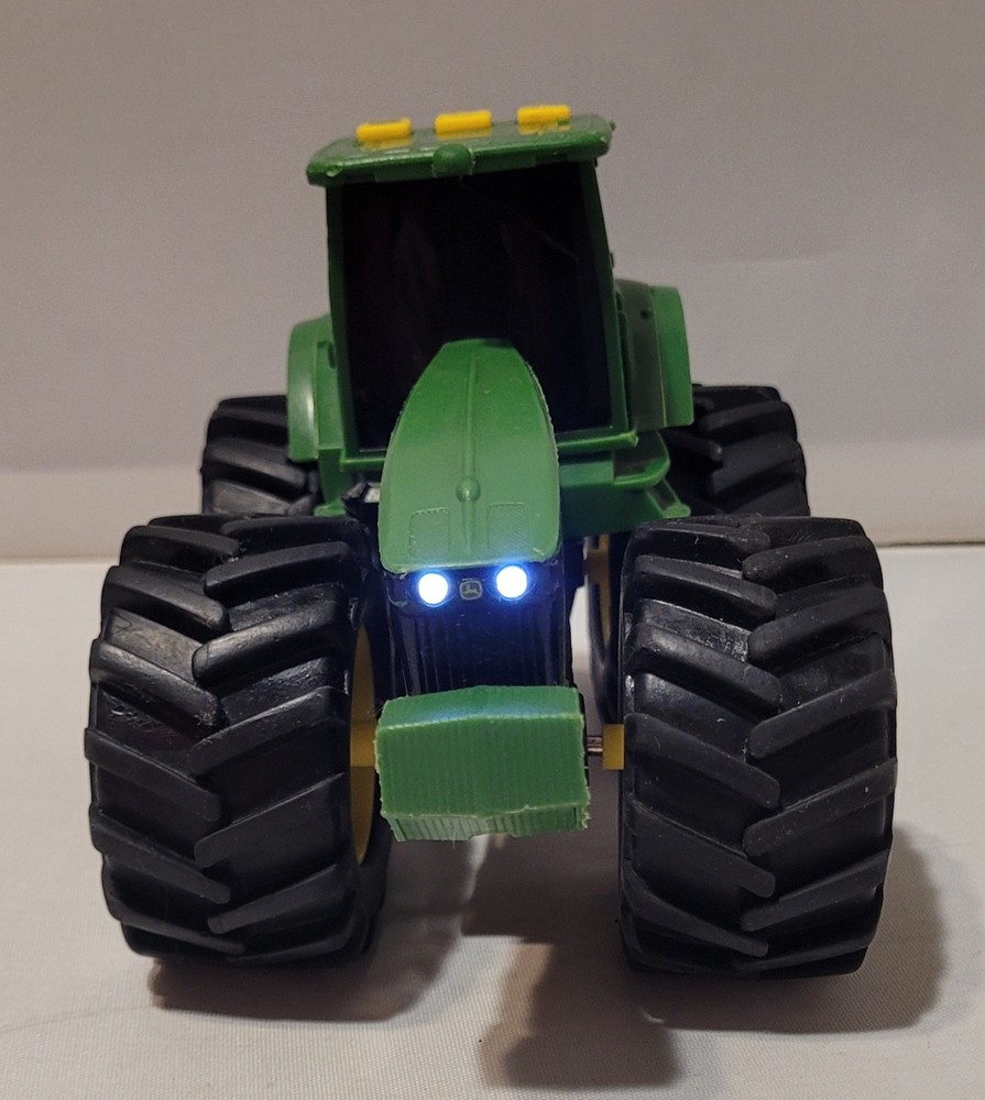 John Deere ERTL Lights & Sounds Tractor Toy Push Button - Missing Exhaust Works