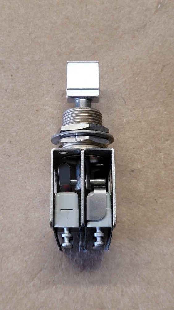 Micro Switch 13AT418-T2 Toggle Switch