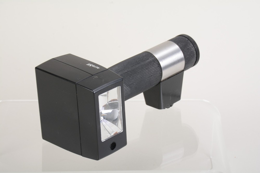Sunpak Auto 511 Handle Mount Flash w/ Bracket. Fair condition. Tested Good 498