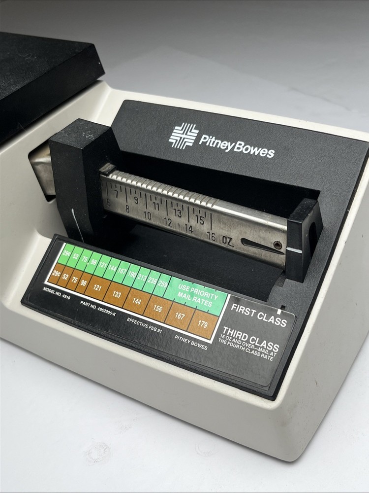 Vintage Pitney Bowes Model #4916 First & Third Class Postage Scale Made Canada