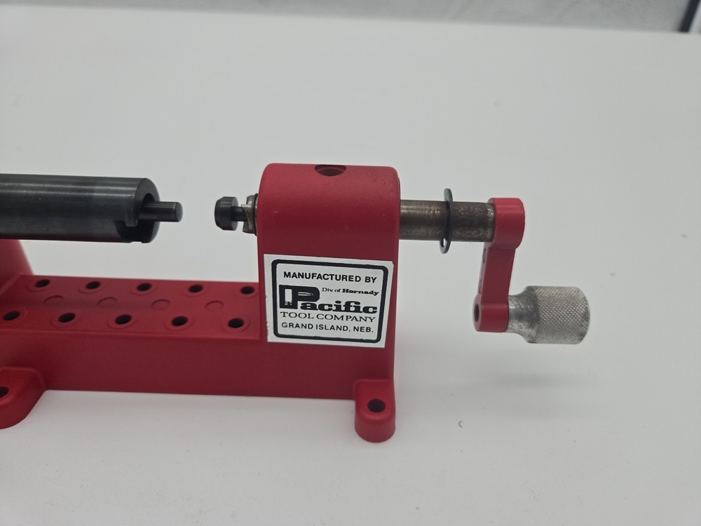 VINTAGE HORNADY PACIFIC RELOADING TOOL DELUXE CASE TRIMMER