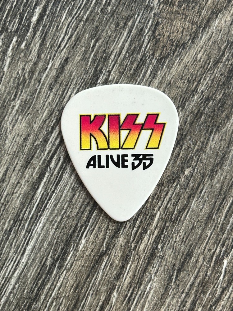 KISS Guitar Pick Alive 35 Concert Tour Tommy Thayer Signature 2008 Vintage Kiss