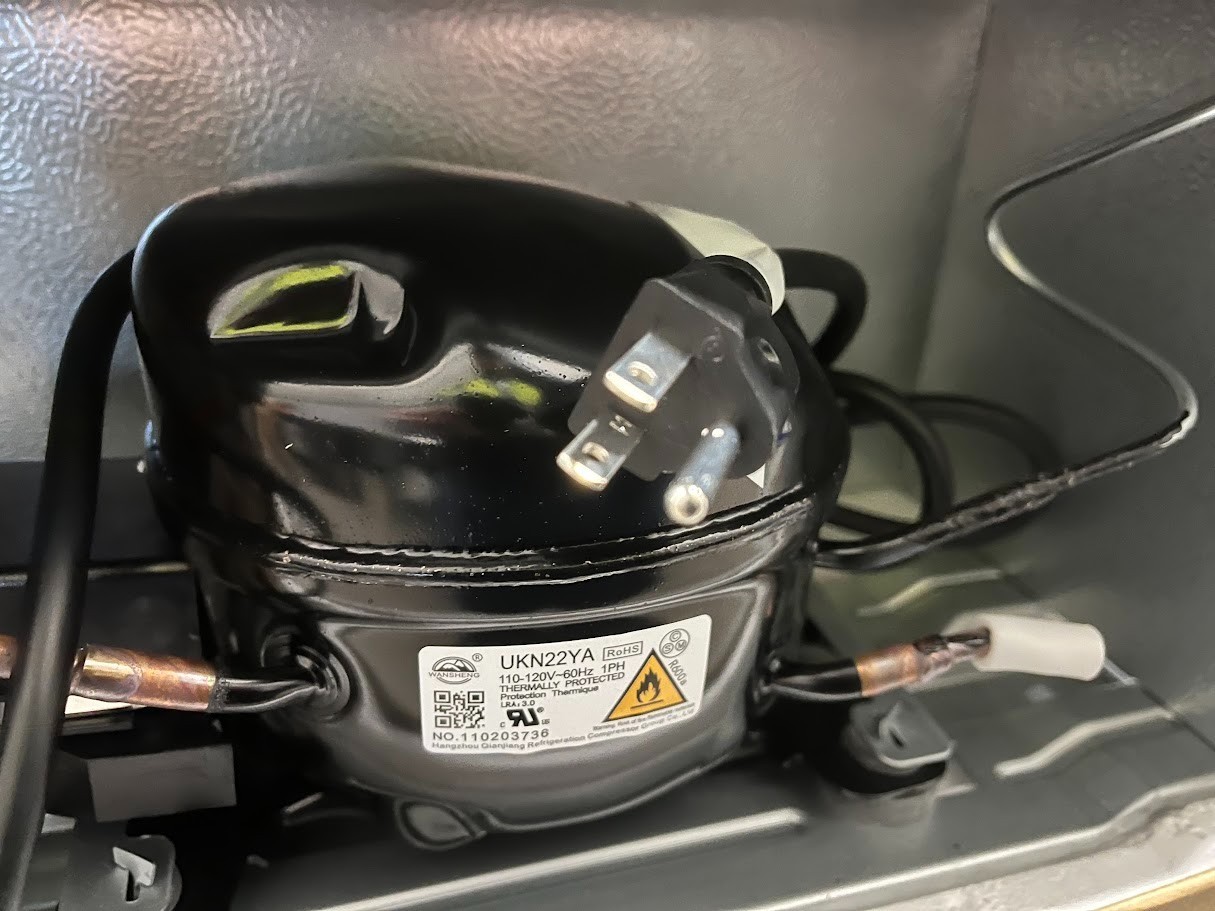 Galanz 1.7 Cu ft One-Door Mini Refrigerator, Black, New