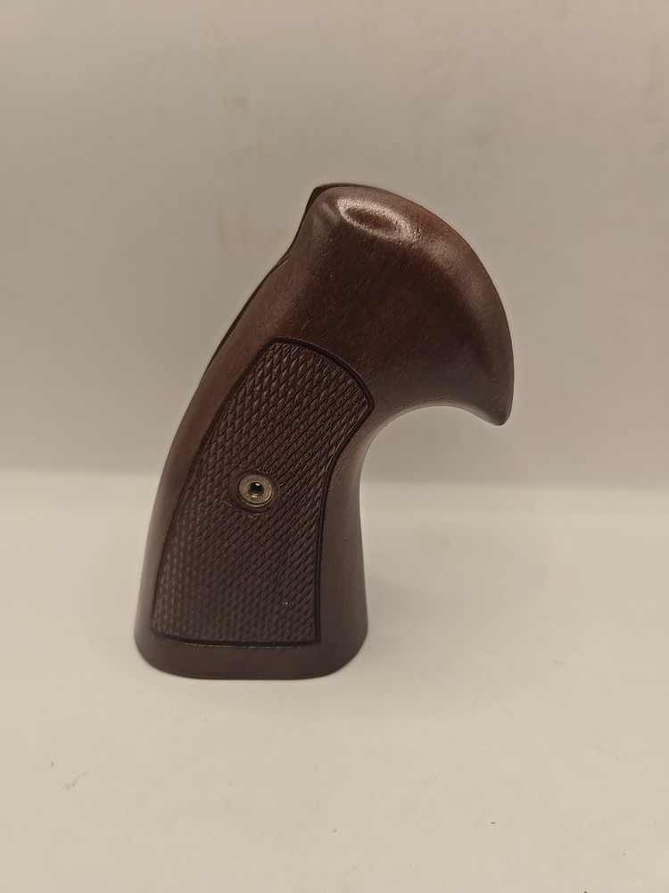 Sile Colt Python Checkered Walnut Thumbrest LG Target Grips. SIL70TR. EXCELLENT.