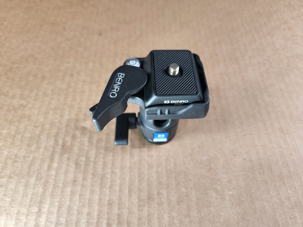 Benro BH00 Standard Size Ballhead Single One-Touch w/ Quick Release