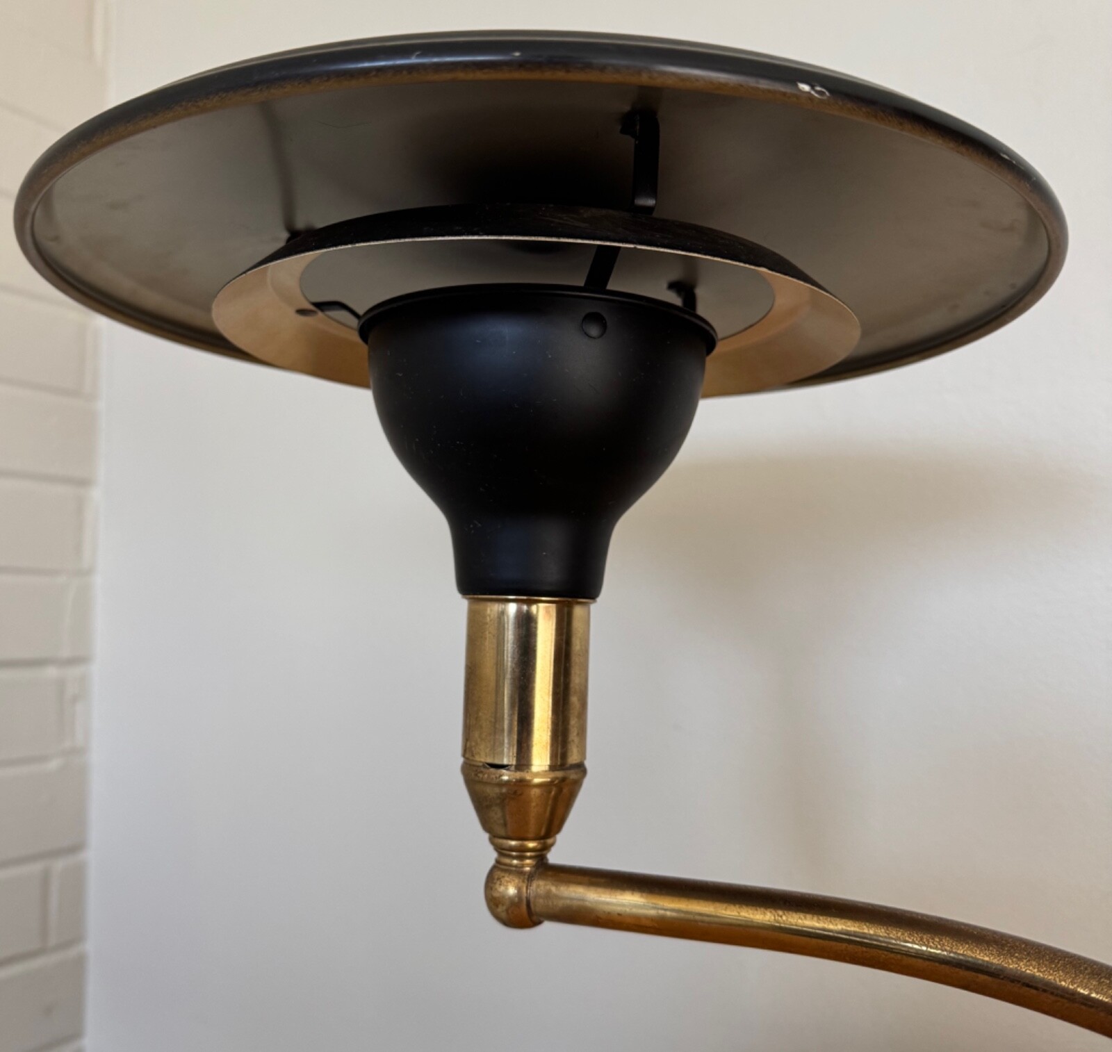 Vintage MCM Black Metal Wheeler Sight Light Cantilever Lamp Mid Century Modern