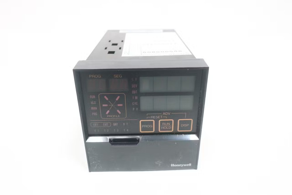 Yamatake DCP2160DK09E00300 Temperature Controller