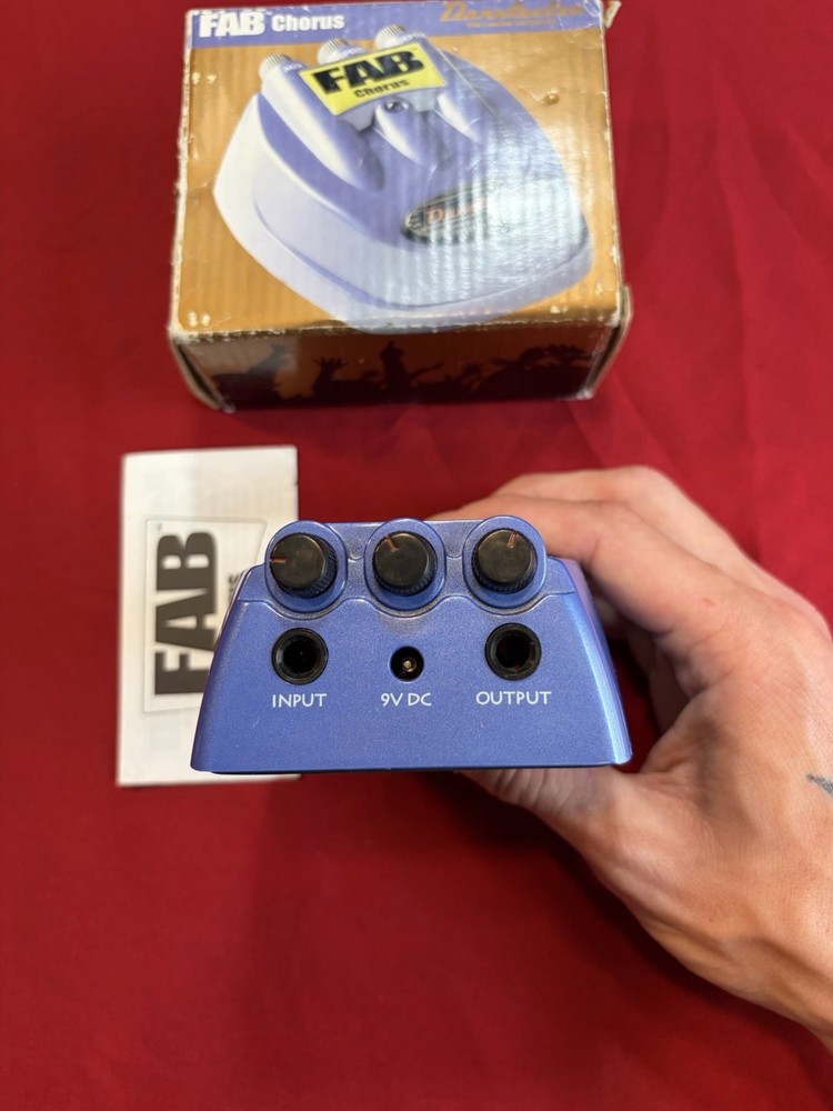 Danelectro FAB Chorus Effects Pedal Tested With Box (READ)
