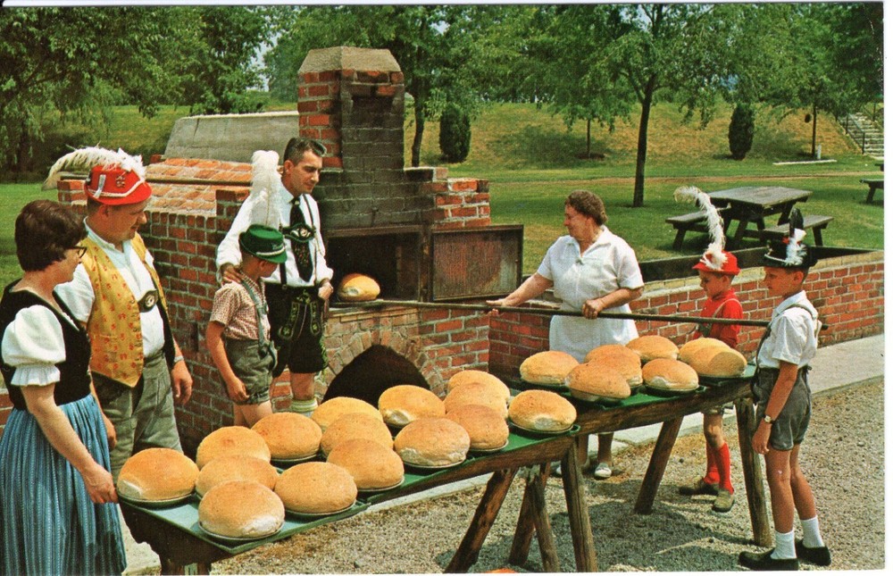 FRANKENMUTH BAVARIAN INN, FRANKENMUTH, MI - PC1353