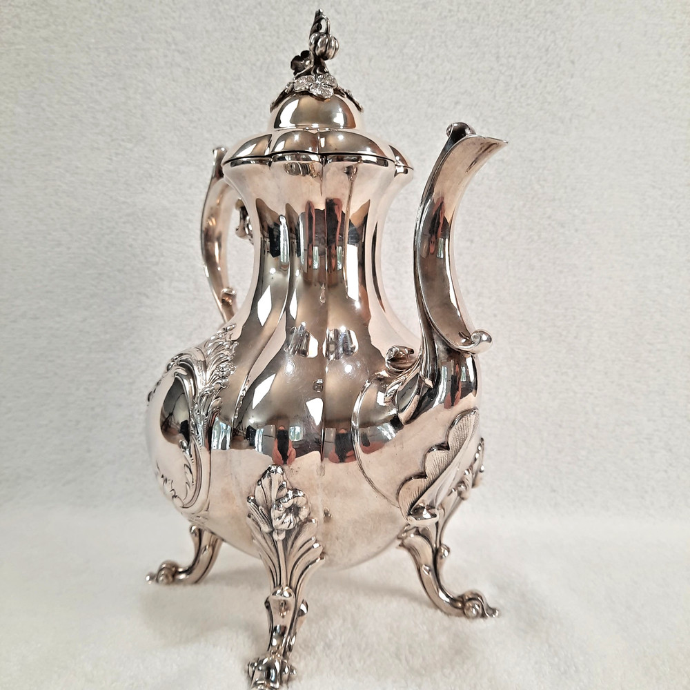 Vntg Reed & Barton Winthrop Shield Silverplate Pumpkin Top Coffee/Tea Pot #1795e