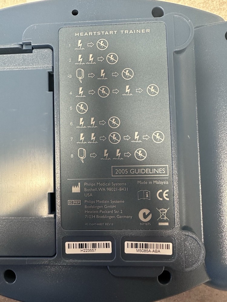 Philips HeartStart TRAINER HS1 AED SIMULATOR M5085A-ABA NIB