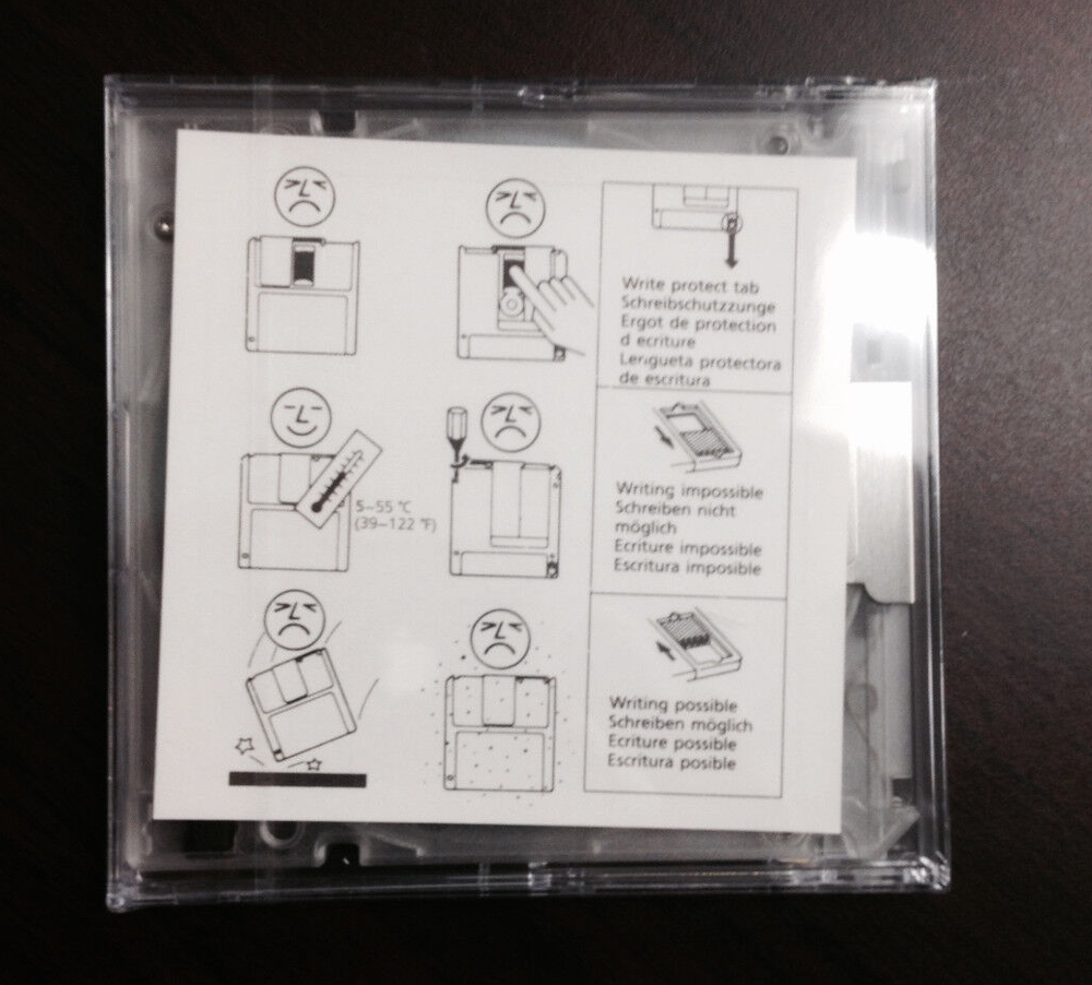 EMTEC 3.5" REWRITABLE 128MB MO (MAGNETO OPTICAL DISK) MAC FORMATTED