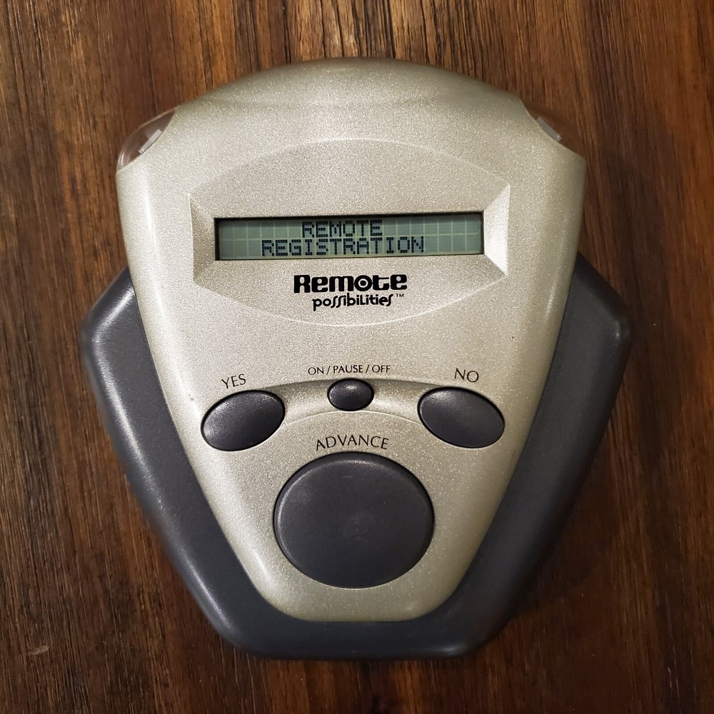 REMOTE POSSIBILITIES Electronic Trivia Game Hasbro 2002 DEVICE - WORKING w SOUND