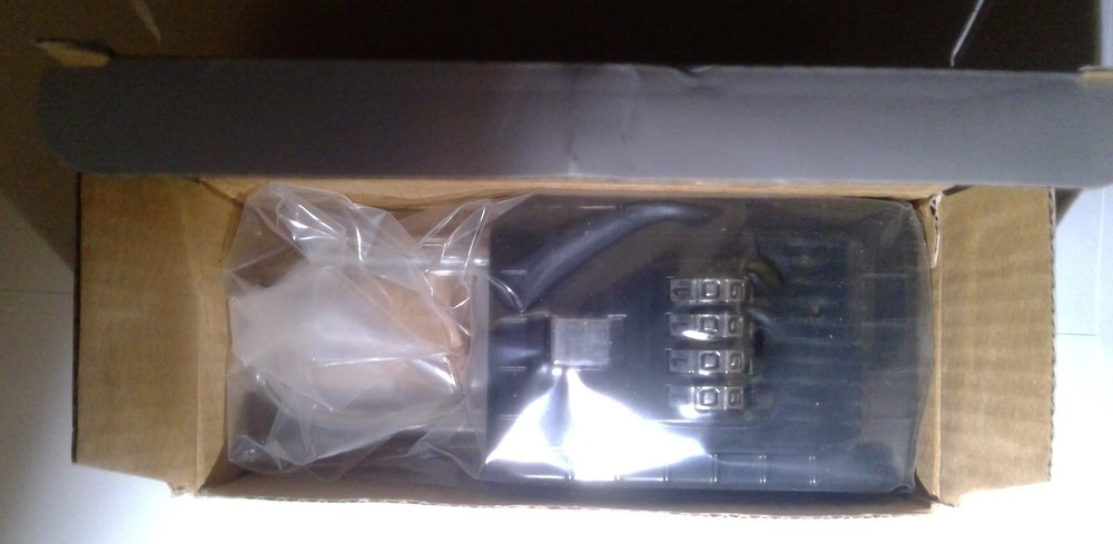 NEW Hinged 4 Number Combination Keybox for House Selling, Locking, etc