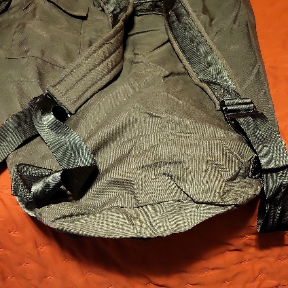 Militaria Olive Drab Backpack with Straps and Drawstring Closure(BUG OUT BAG)