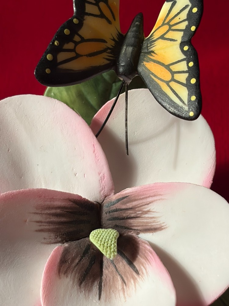 Monarch Butterfly on Flower