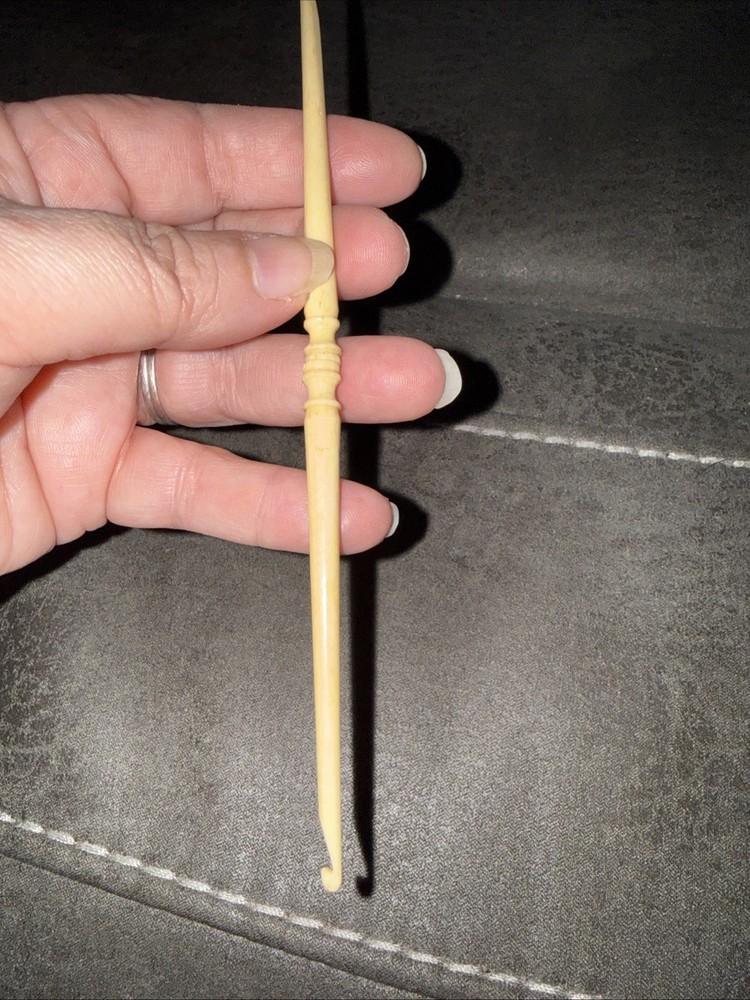 Vintage Bone Hand Turned Double Sided Crochet Hook