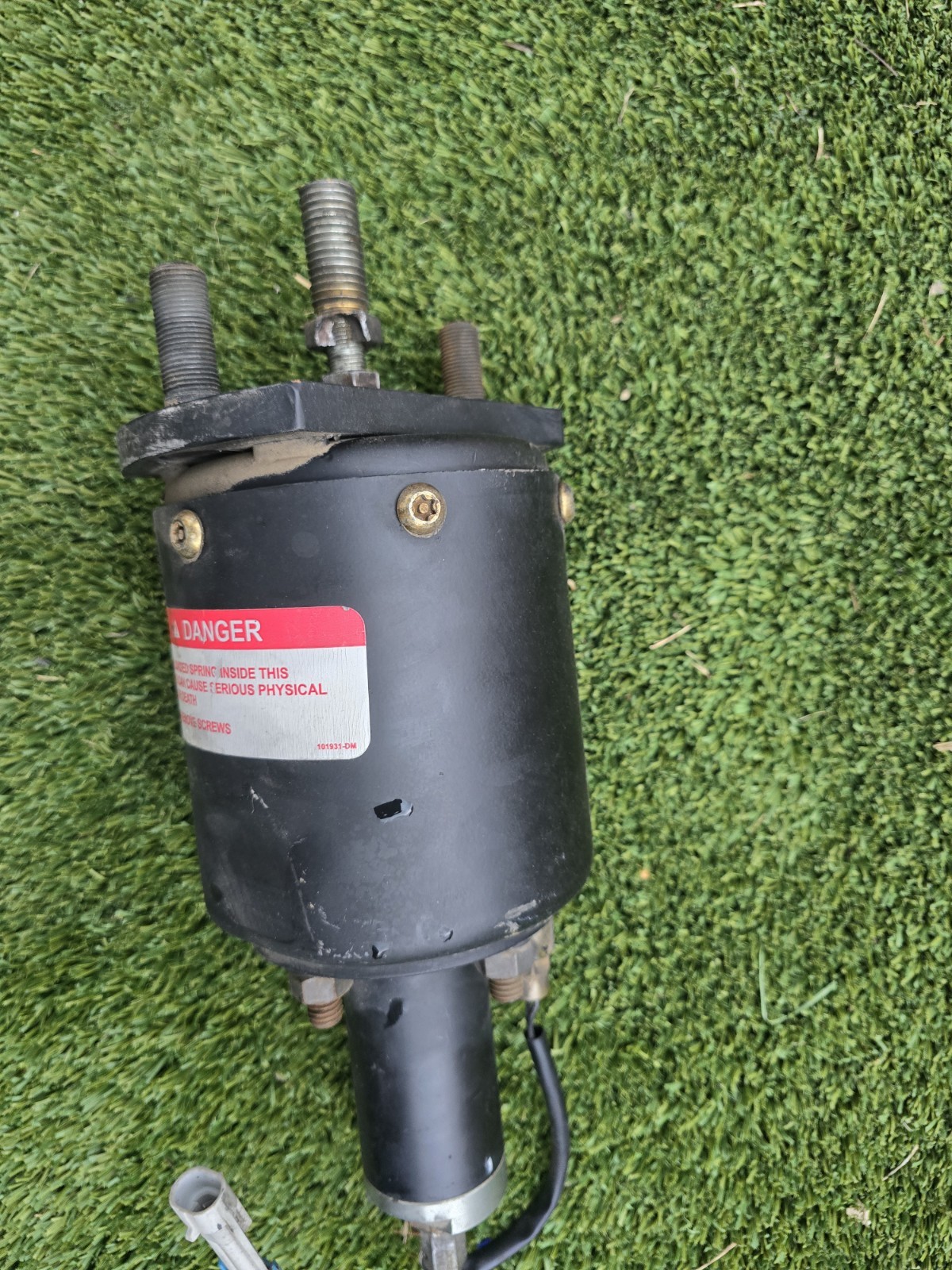 BRAKE CHAMBER HALDEX-BERG Part # 1591611 BRAKE GM Parking Brake Actuator Use