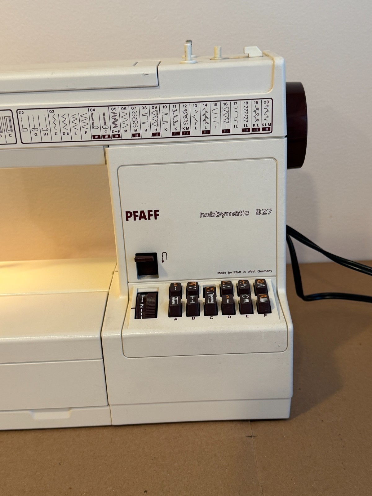 PFAFF hobbymatic 927 sewing machine