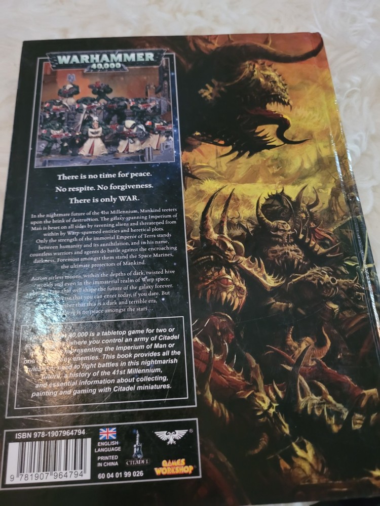 Warhammer 40K - Hardback Rulebook - Games Workshop 6th Edition (2012)