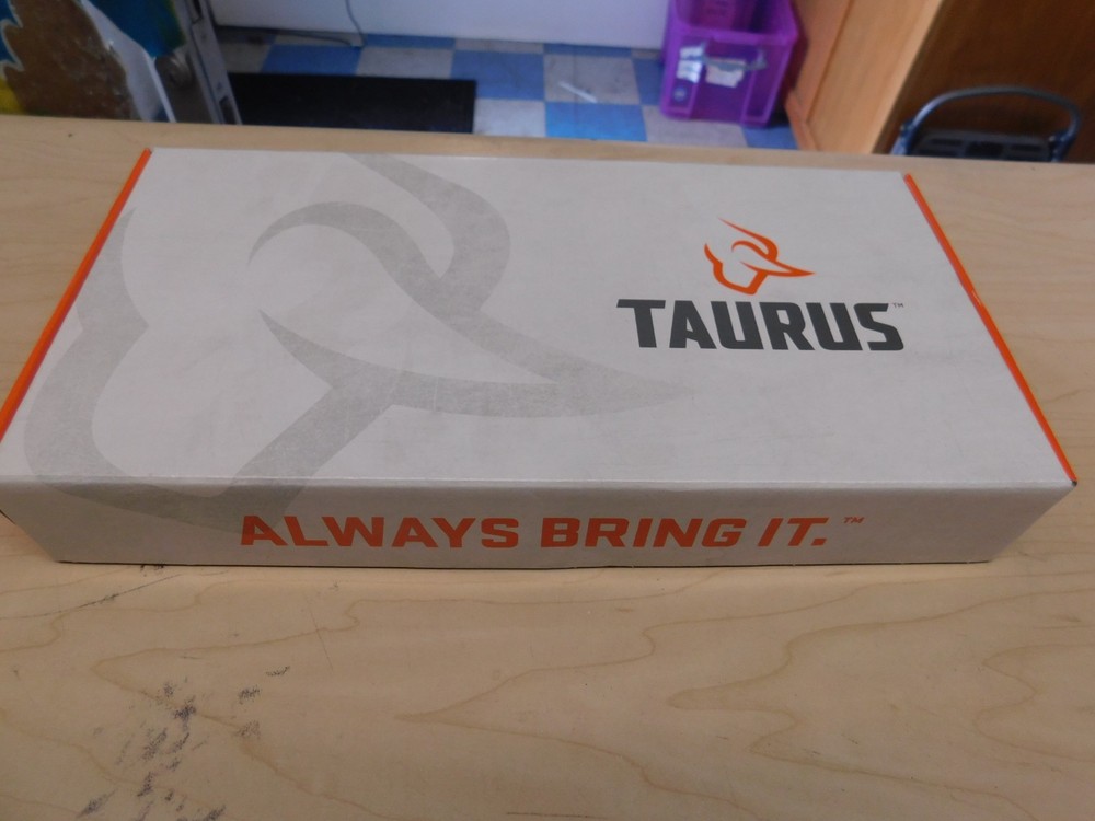 Taurus G3 - 9mm Factory Box + STUFF