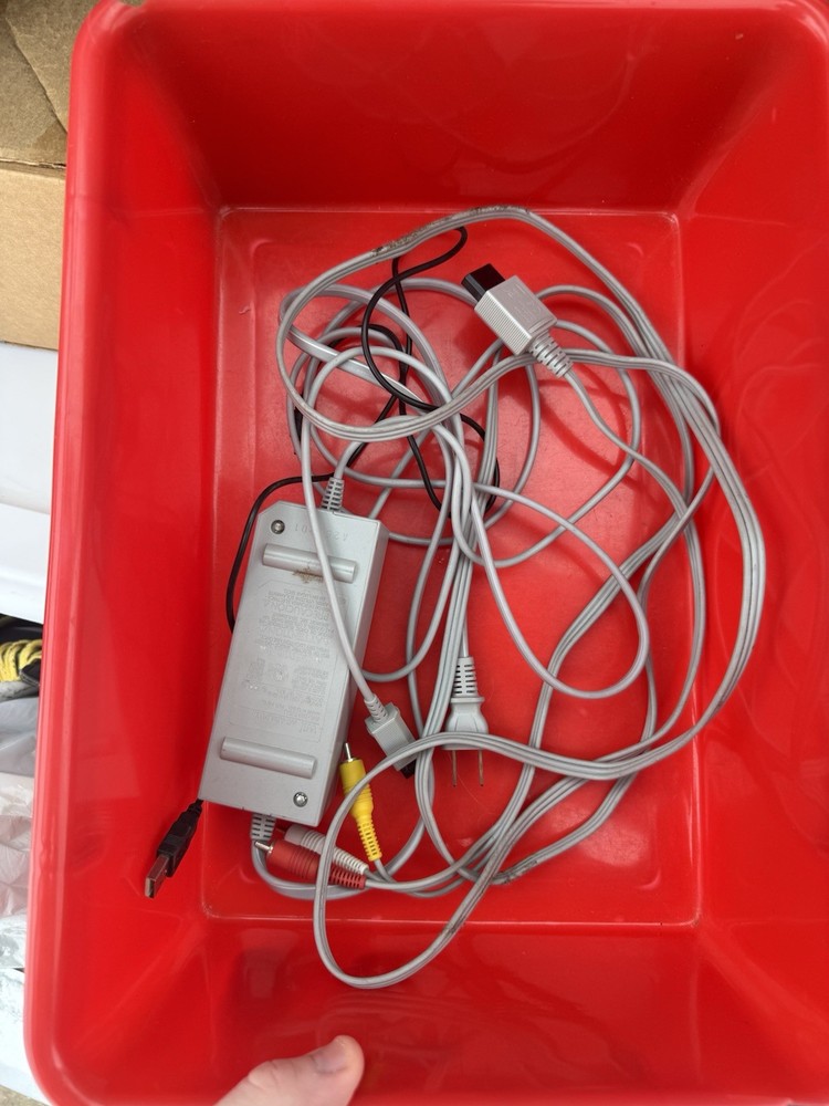 Xbox Console , Nintendo Wii Console, Balance Board, AV Cables Bundle