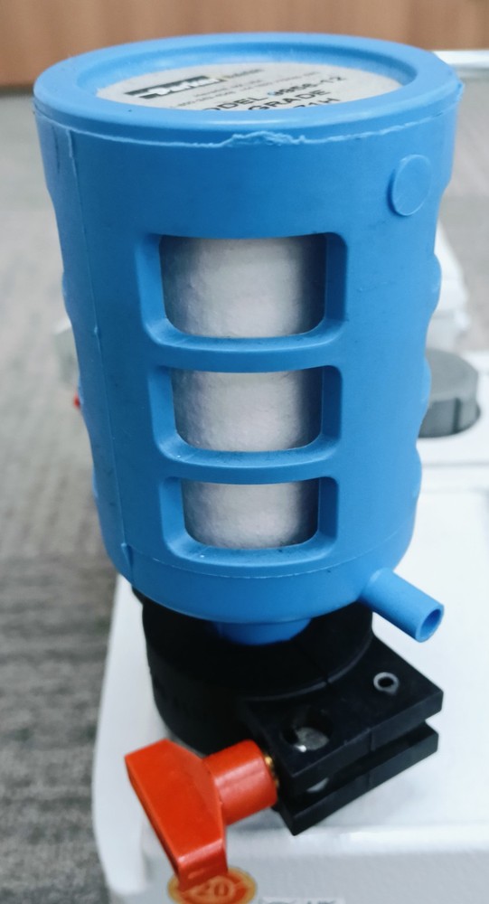 Edwards E2M0.7 Rotary Vane Pump