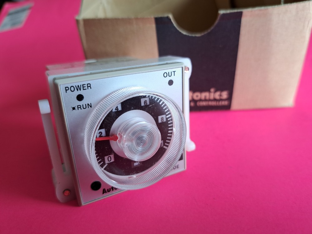AT11EN Autonics Timer 24-240VDC With Socket Base 11pin, * NIB
