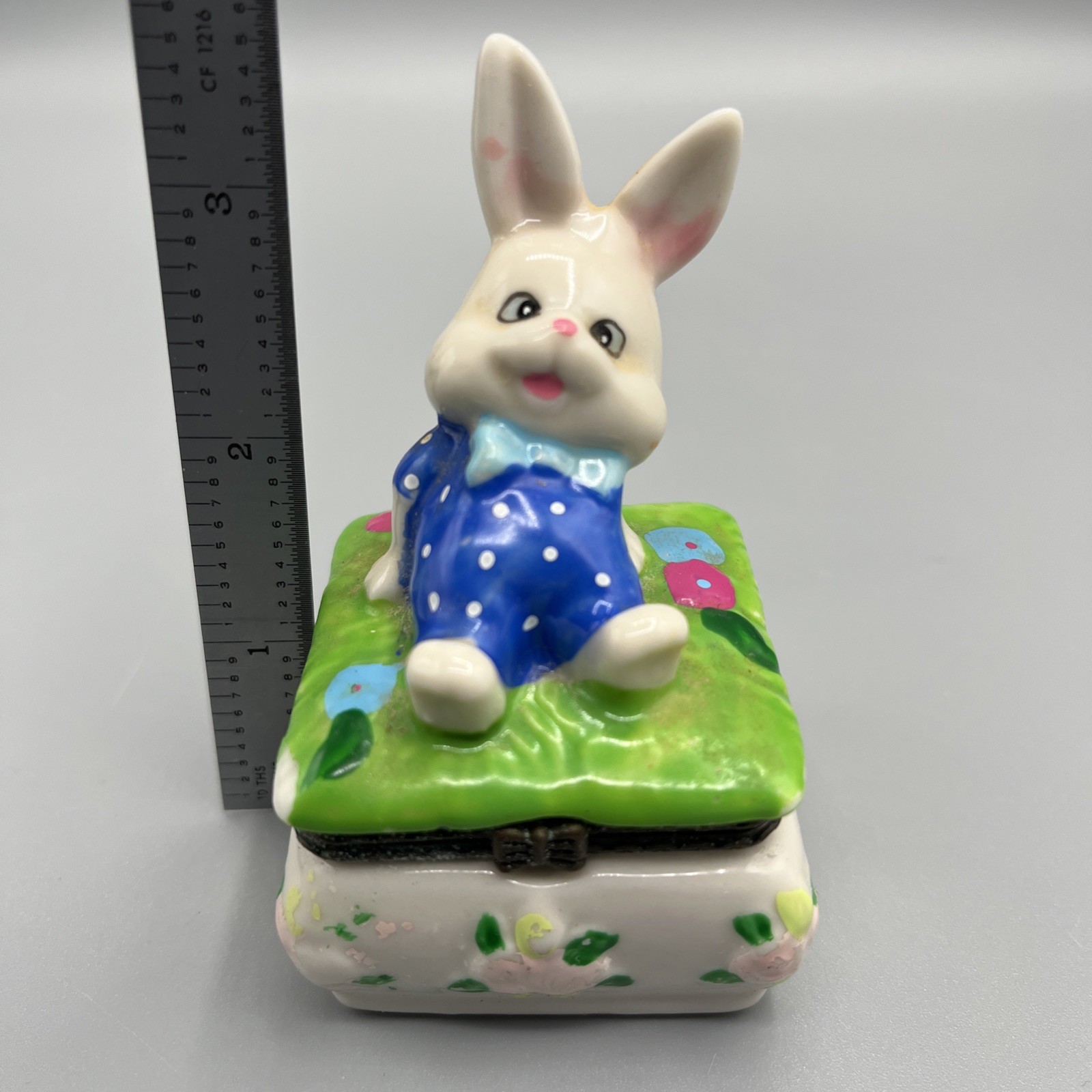 Trinket Box Porcelain Greenbrier Int'l Easter Bunny Rabbit - Discontinued