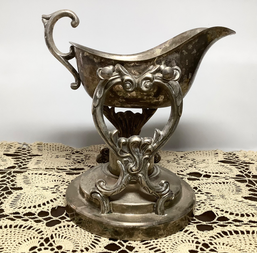 English Silver Mfg Corp Vtg Gravy Boat on Ornate Warming Stand, Silverplate