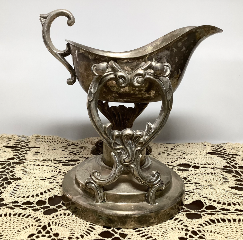 English Silver Mfg Corp Vtg Gravy Boat on Ornate Warming Stand, Silverplate