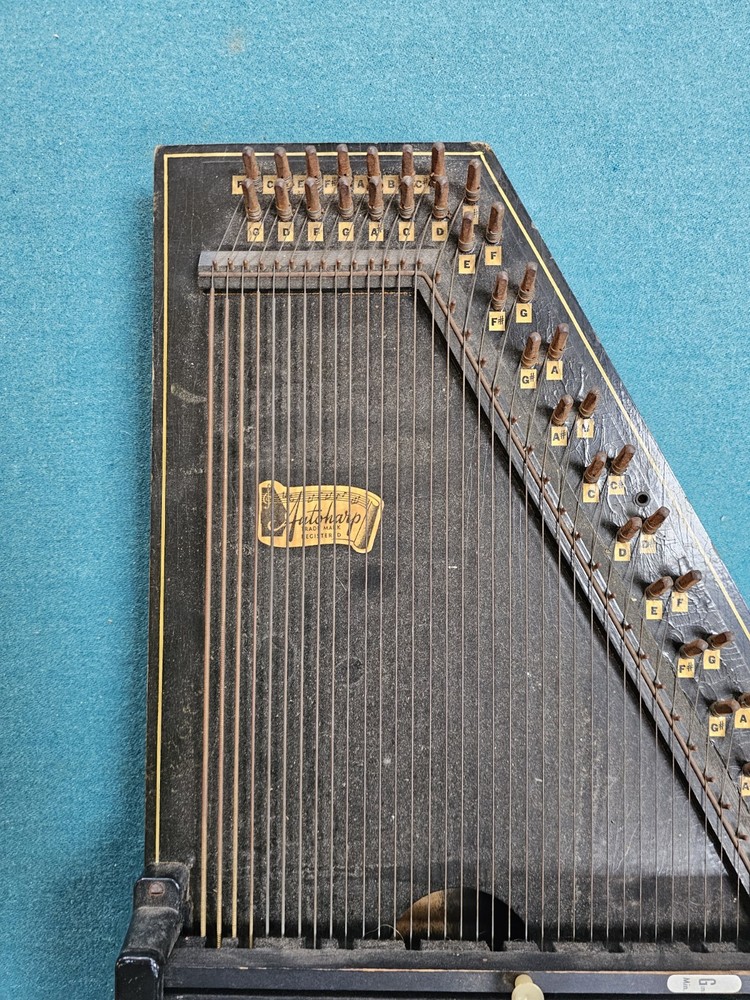 Oscar Schmidt 21-Chord Autoharp