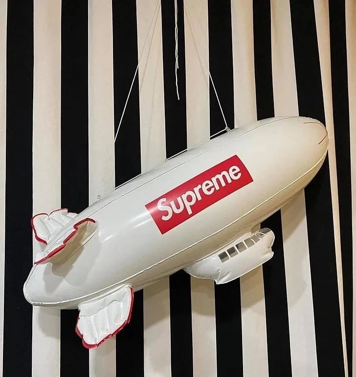 Supreme Inflatable Blimp FW17 2017 Red White Big Box Logo Streetwear Accessory