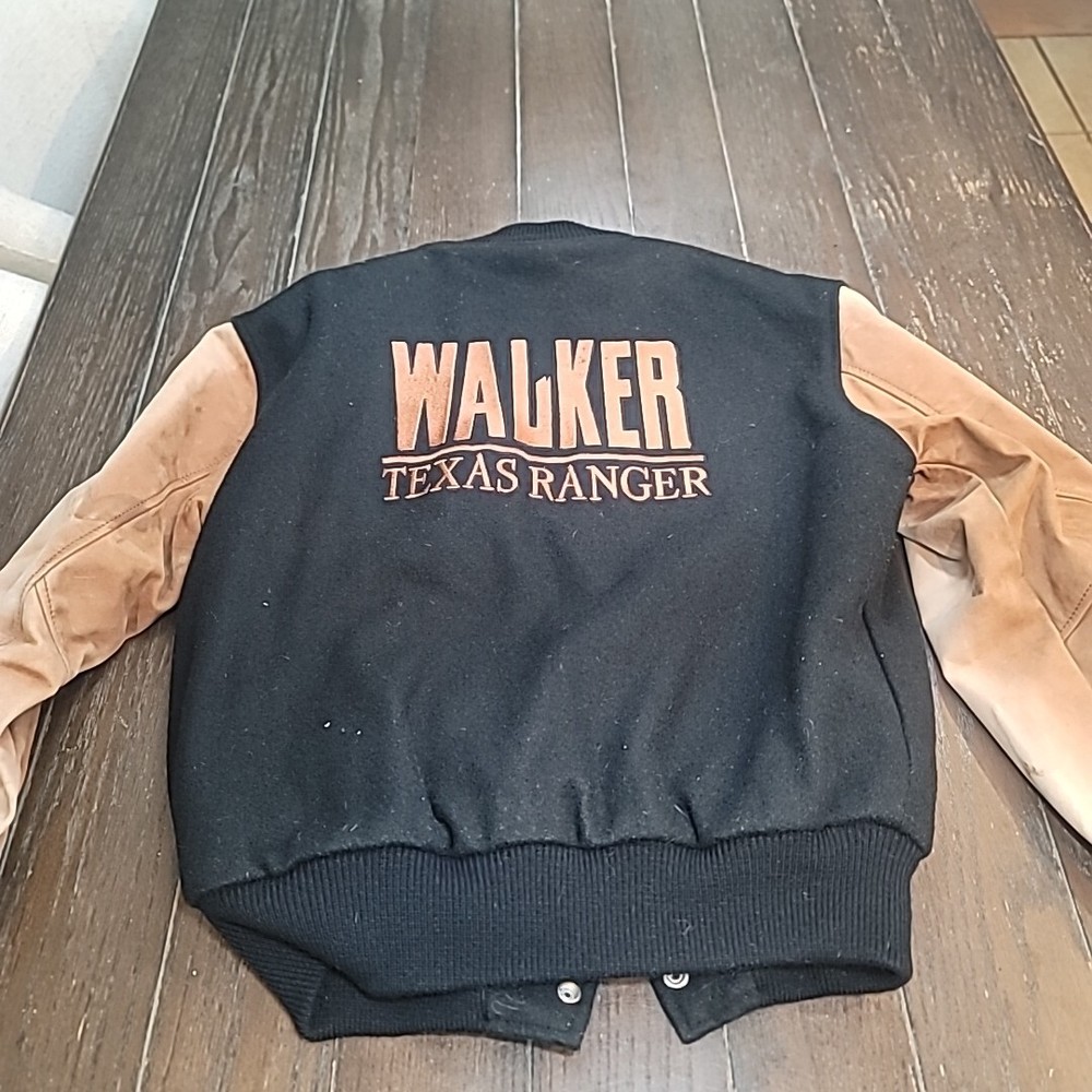Walker Texas Ranger Chuck Norris Cast and Crew Jacket Medium Sew Cal Logo Read