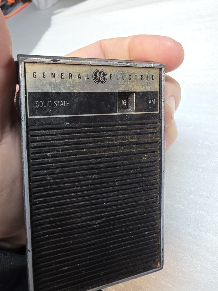 General Electric Solid State Black AM Radio
