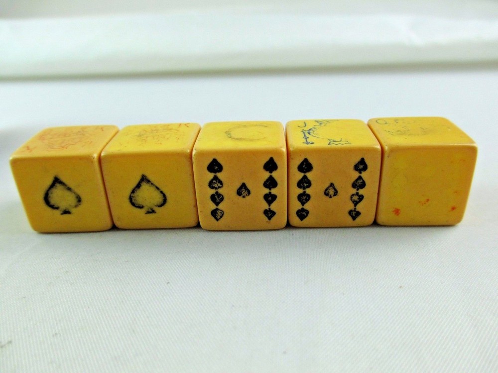 Vintage BAKELITE POKER DICE & Case 688C