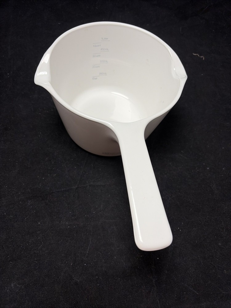 CORNING WARE WHITE 1 QUART/1 LITER SAUCEMAKER M-68-B