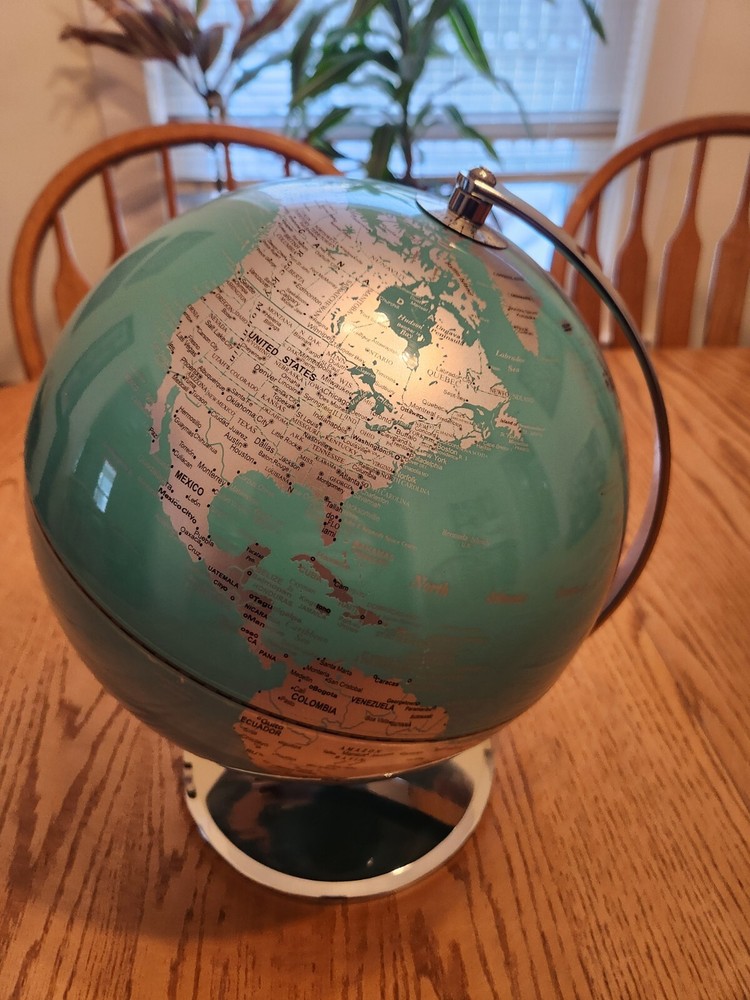 Beautiful Globe. Excellent Cond.