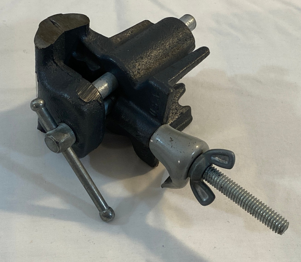 CRAFTSMAN 5246 CAST IRON VISE