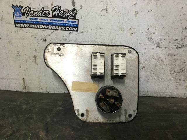 Peterbilt 387 IGNITION Dash Panel - Used