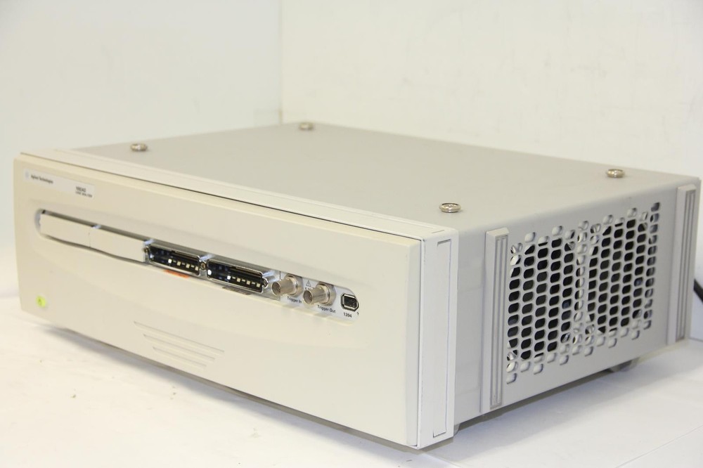 AGILENT 1692AD Logic Analyzer