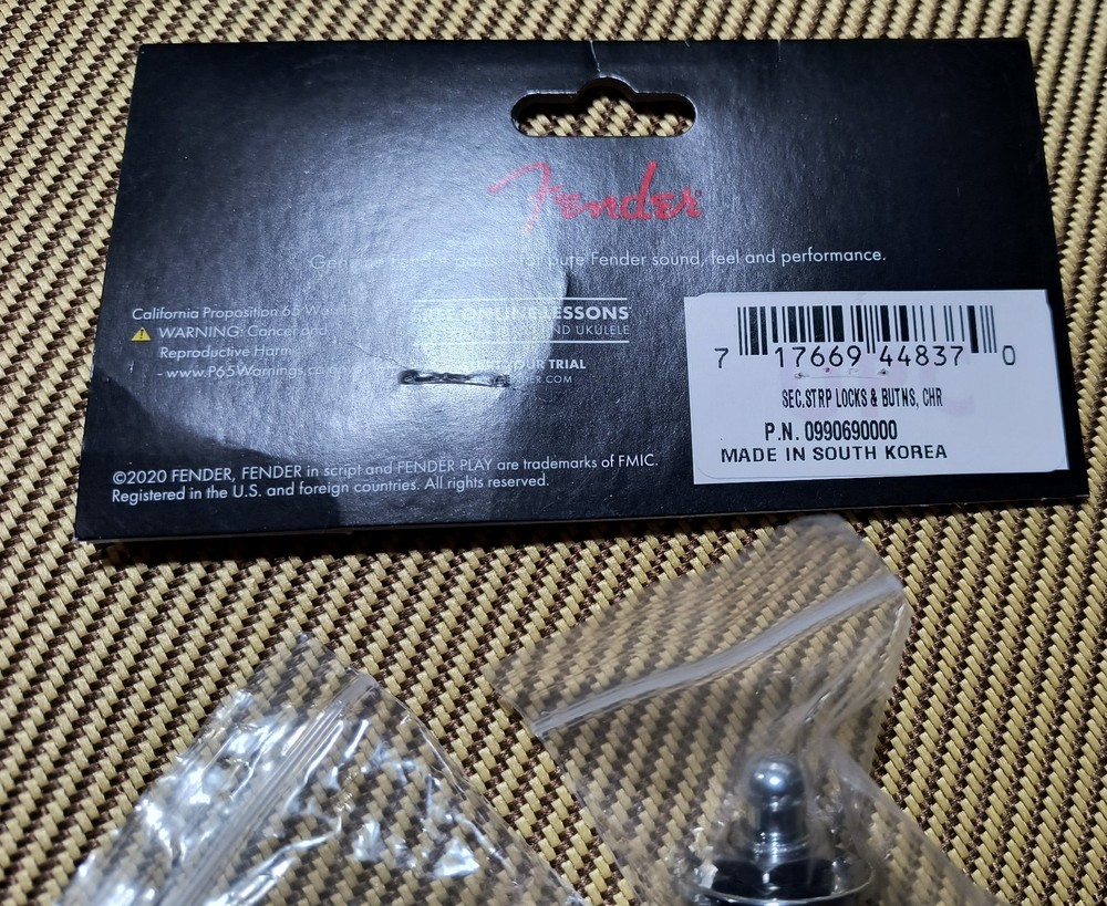 Genuine Fender Strap Locks And Extra Buttons